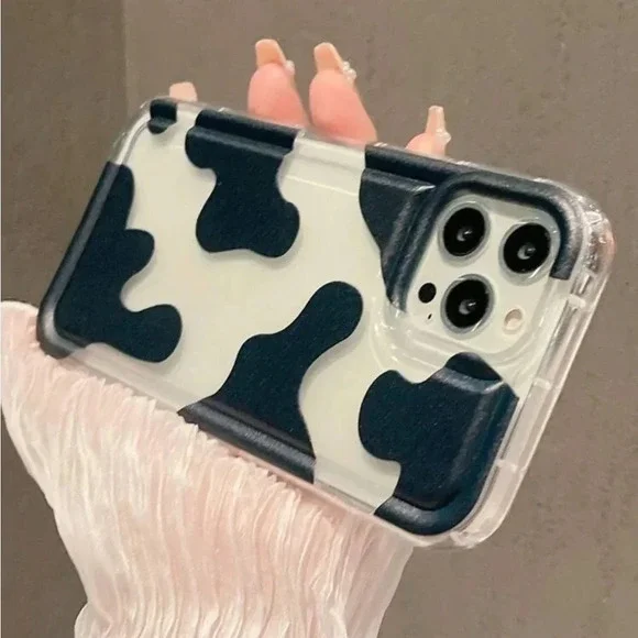 ⚠️Clearance iPhone 15/Pro/Pro Max Cow Print Phone Case - Picture 4 of 5